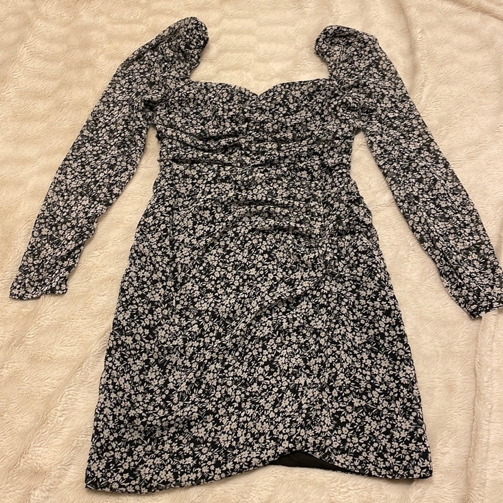 ASTR SWEETHEART RUCHED MINI BLACK AND WHITE DRESS